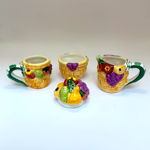 Vintage Young's Fruit Mini Tea Set Collection: plate, creamer, cup, sugar bowl - Picture 3 of 3